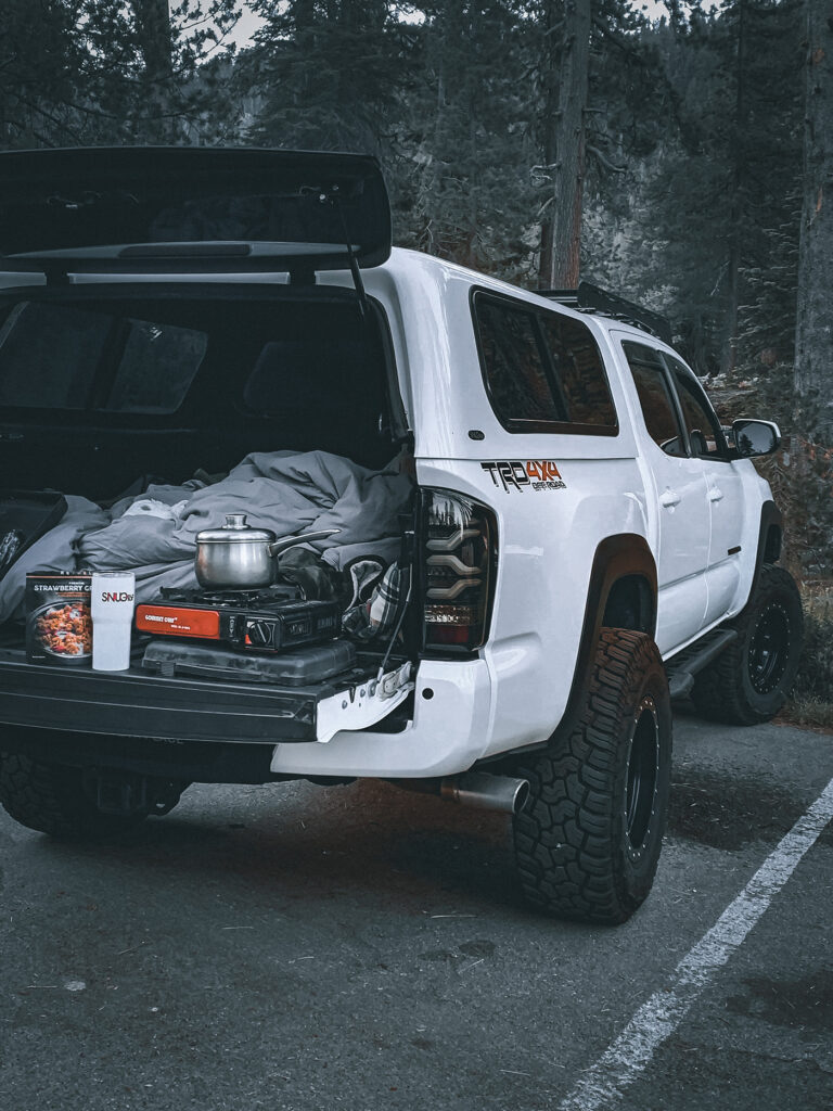 Cooking food and other road trip essentials for couples 1